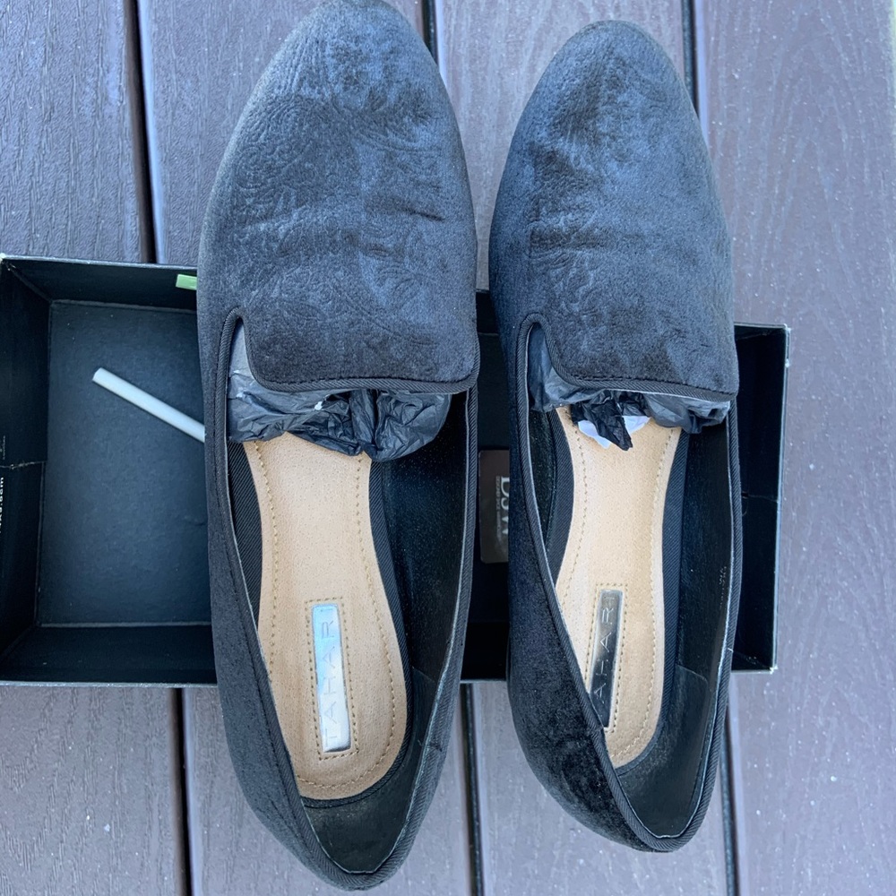 Tahari black velvet shoes